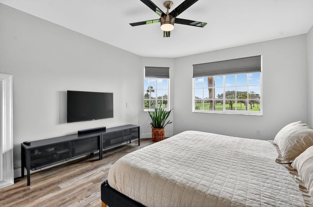 Под контрактом: $775,000 (3 спален, 2 ванн, 2530 Квадратных фут)