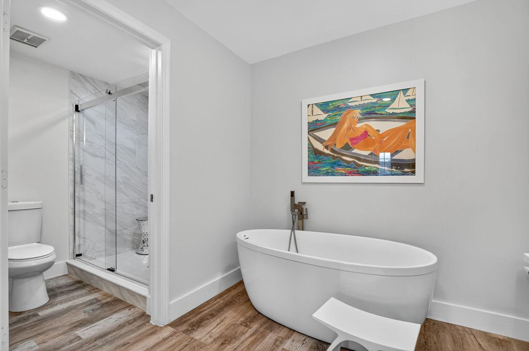 Под контрактом: $775,000 (3 спален, 2 ванн, 2530 Квадратных фут)