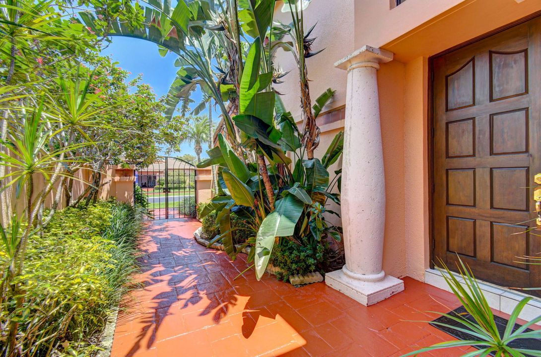Active With Contract: $7,500 (4 beds, 3 baths, 3057 Square Feet)