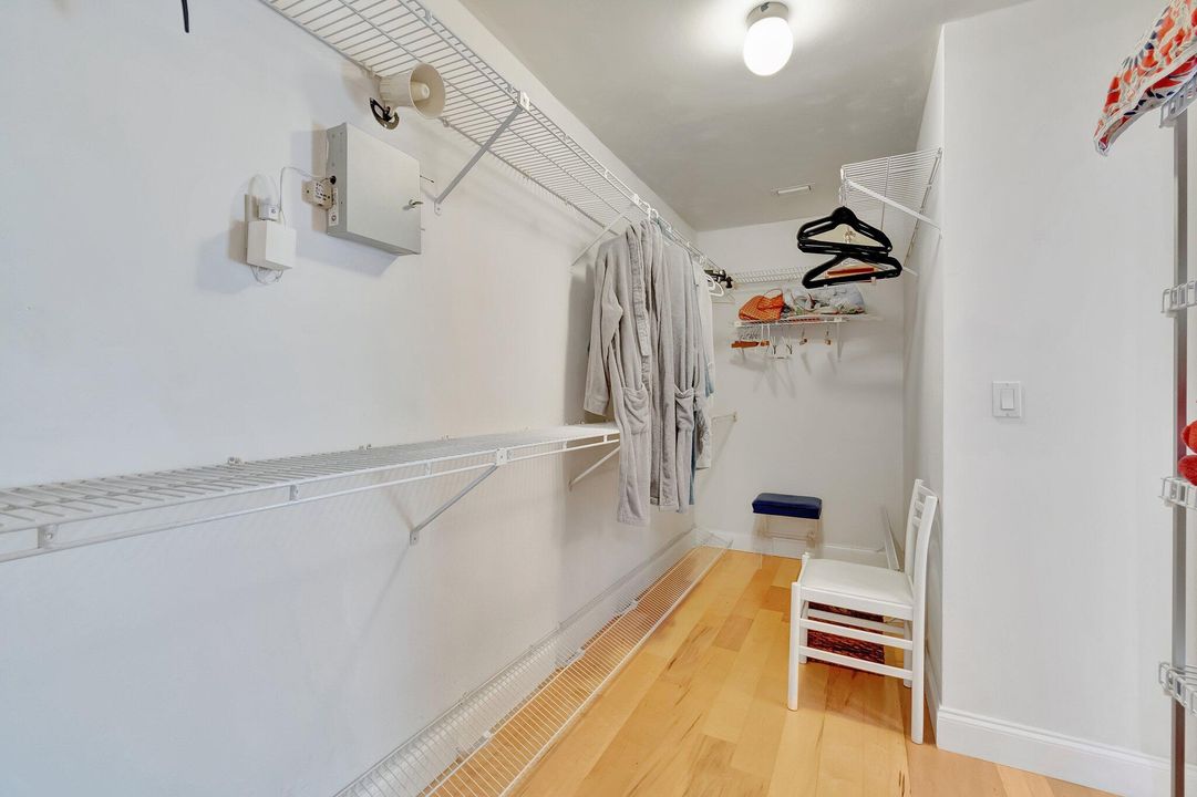 Active With Contract: $7,500 (4 beds, 3 baths, 3057 Square Feet)