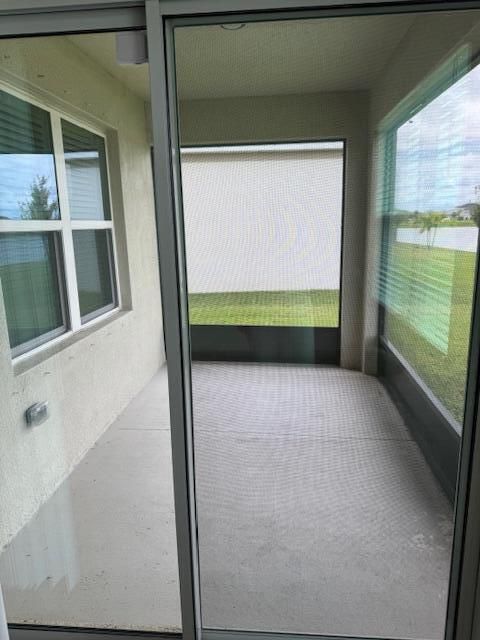 Active With Contract: $2,450 (3 beds, 2 baths, 1672 Square Feet)