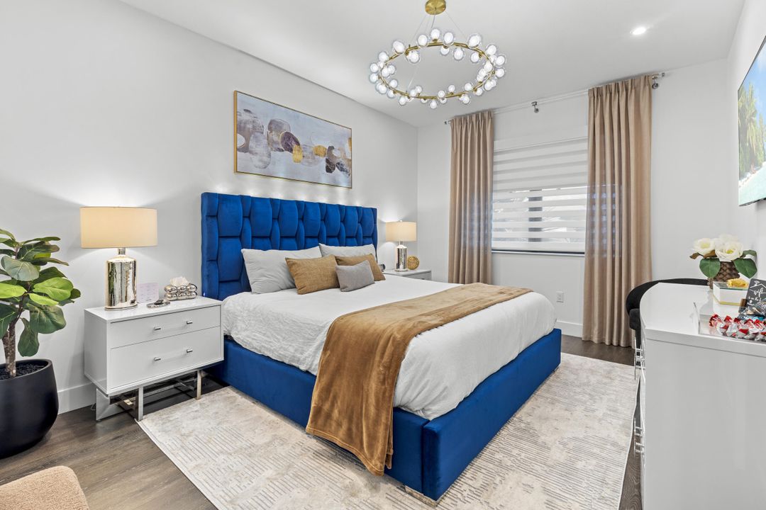 For Rent: $10,000 (5 beds, 6 baths, 4182 Square Feet)