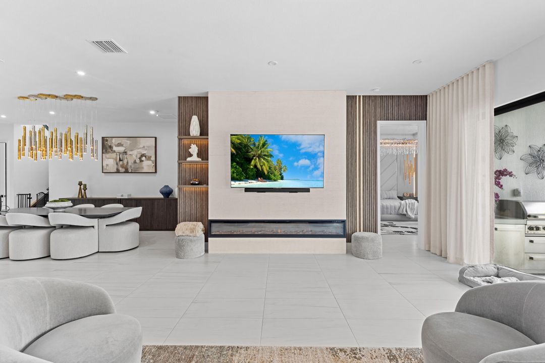 For Rent: $10,000 (5 beds, 6 baths, 4182 Square Feet)