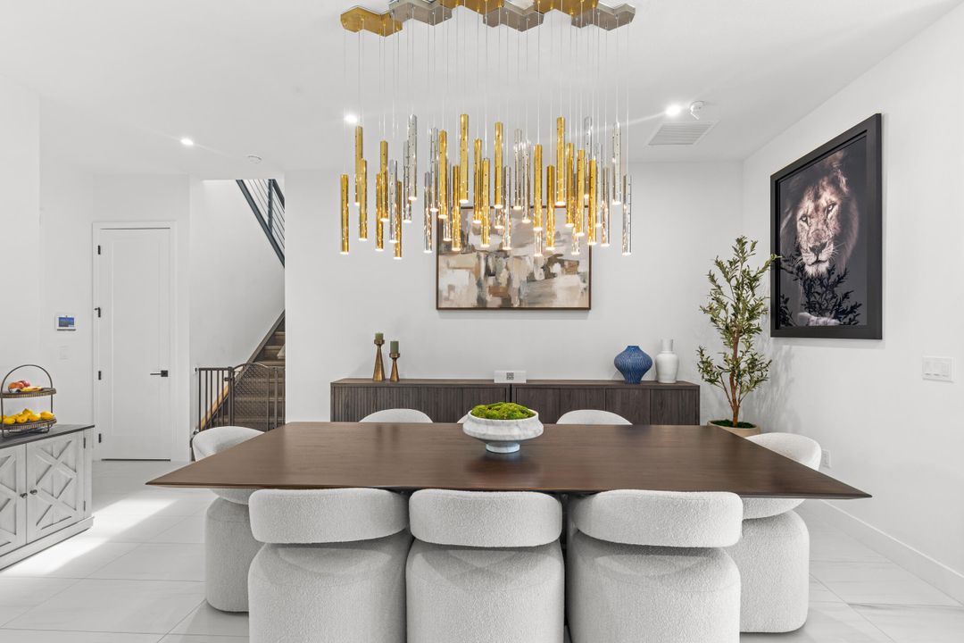 For Rent: $10,000 (5 beds, 6 baths, 4182 Square Feet)