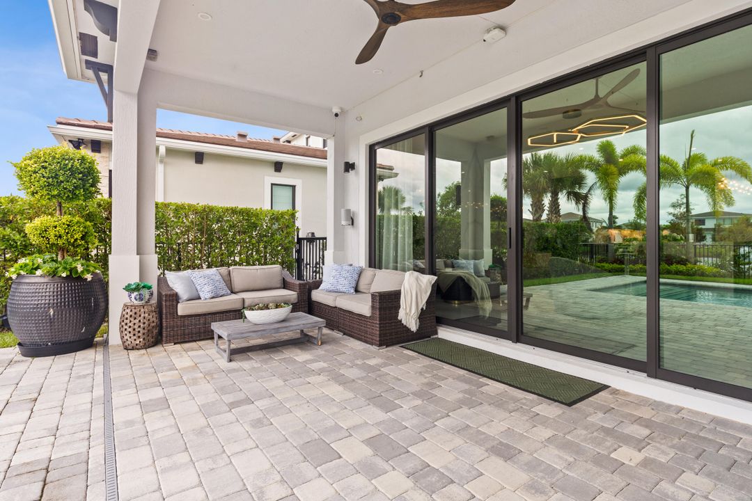 For Rent: $10,000 (5 beds, 6 baths, 4182 Square Feet)