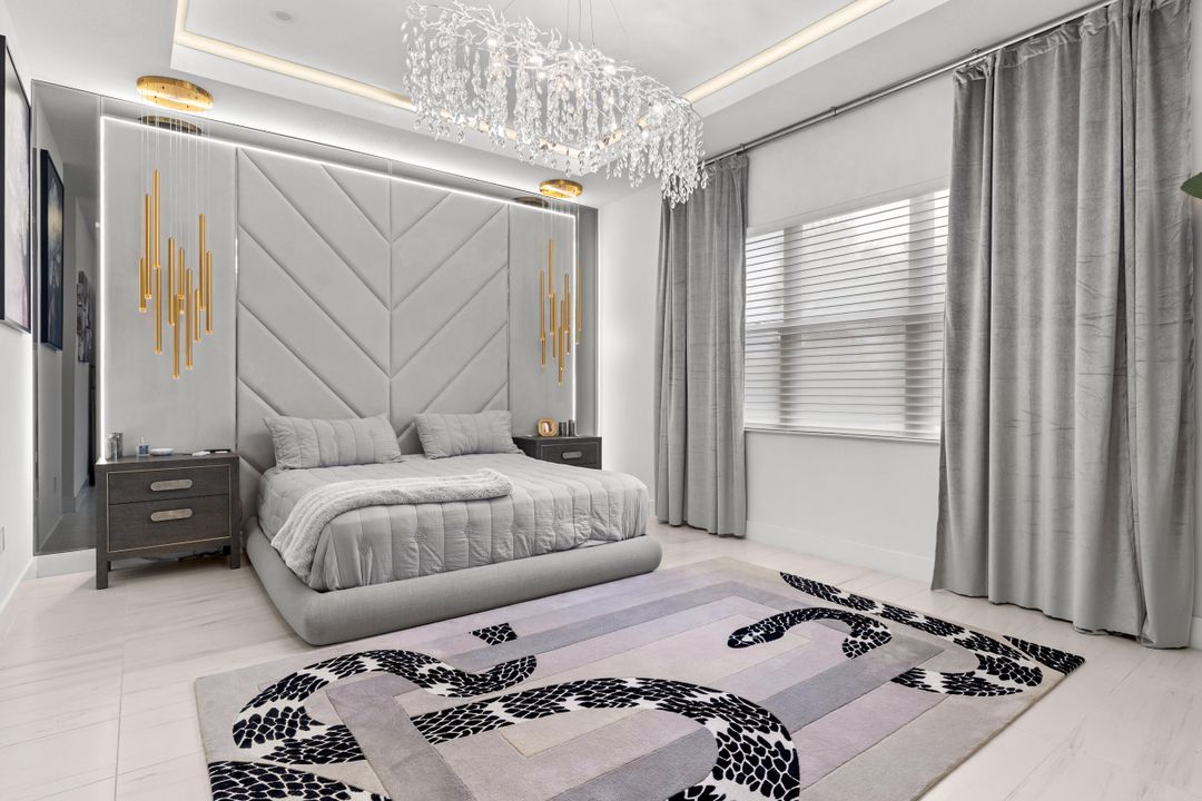 For Rent: $10,000 (5 beds, 6 baths, 4182 Square Feet)