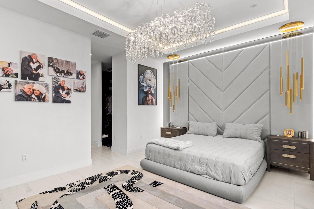 For Rent: $10,000 (5 beds, 6 baths, 4182 Square Feet)