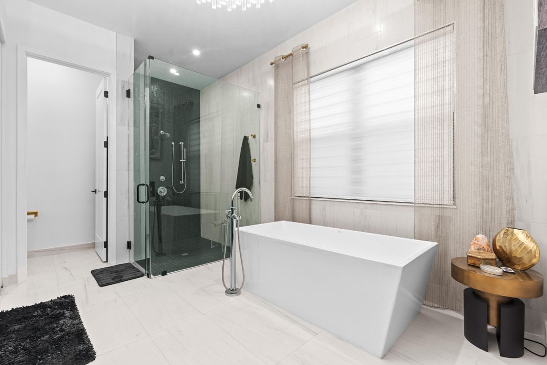 For Rent: $10,000 (5 beds, 6 baths, 4182 Square Feet)