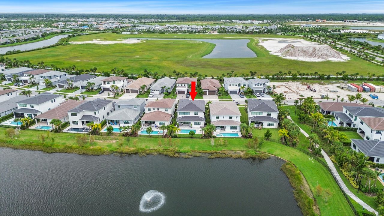 For Rent: $10,000 (5 beds, 6 baths, 4182 Square Feet)