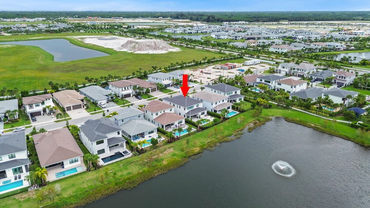 For Rent: $10,000 (5 beds, 6 baths, 4182 Square Feet)