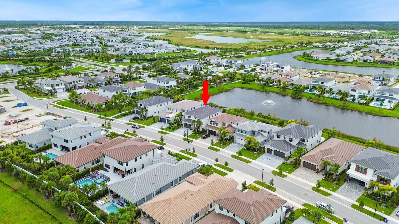 For Rent: $10,000 (5 beds, 6 baths, 4182 Square Feet)