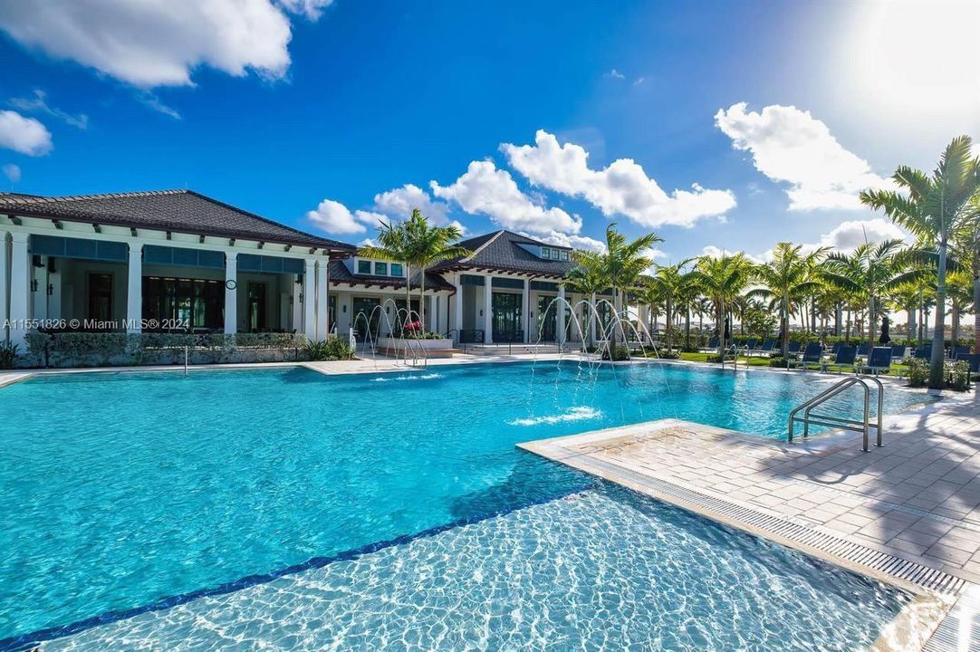 For Rent: $10,000 (5 beds, 6 baths, 4182 Square Feet)