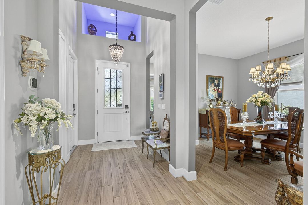 For Sale: $550,000 (3 beds, 2 baths, 1703 Square Feet)