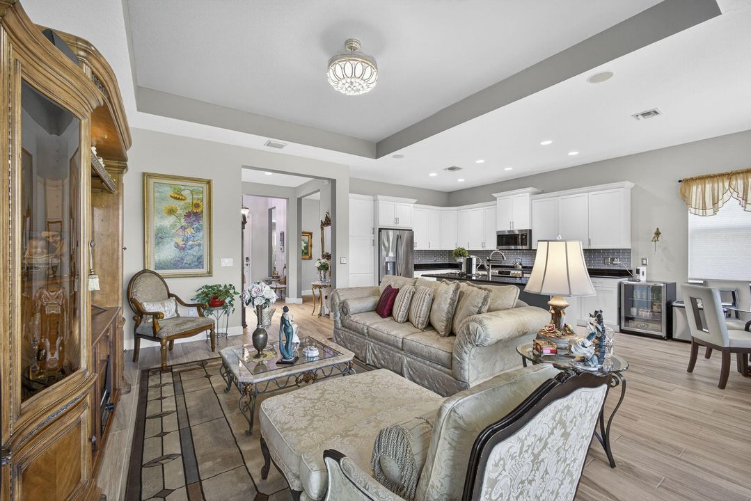 For Sale: $550,000 (3 beds, 2 baths, 1703 Square Feet)