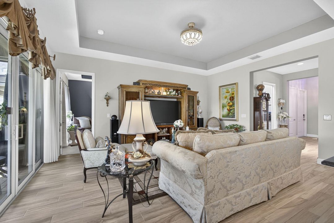 For Sale: $550,000 (3 beds, 2 baths, 1703 Square Feet)