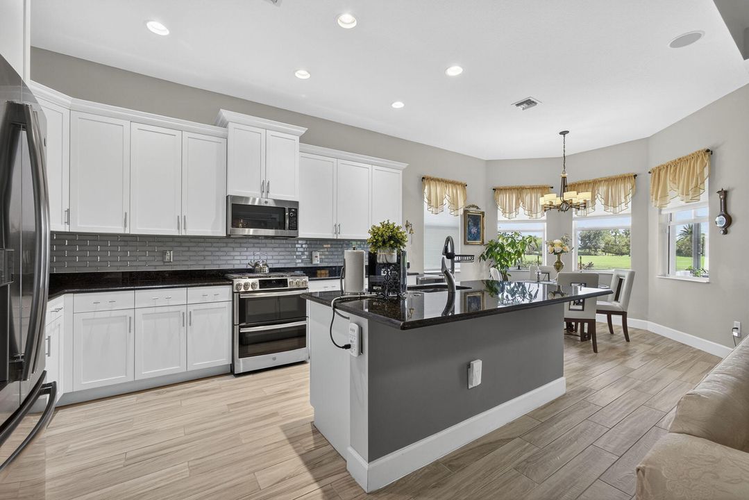 For Sale: $550,000 (3 beds, 2 baths, 1703 Square Feet)