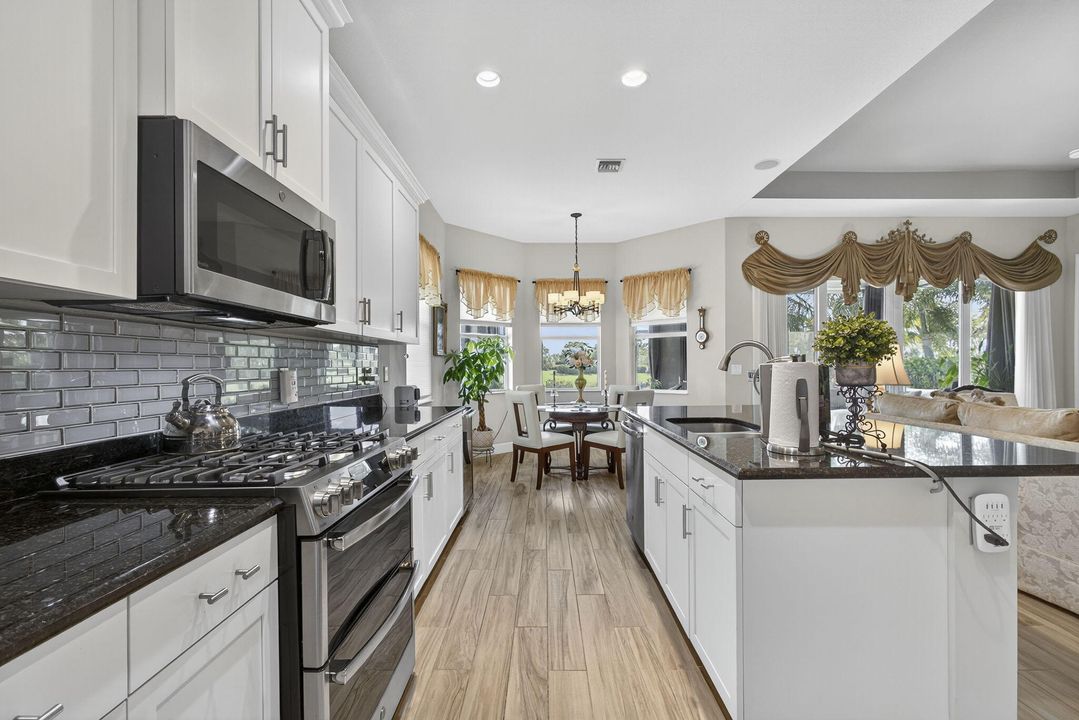 For Sale: $550,000 (3 beds, 2 baths, 1703 Square Feet)