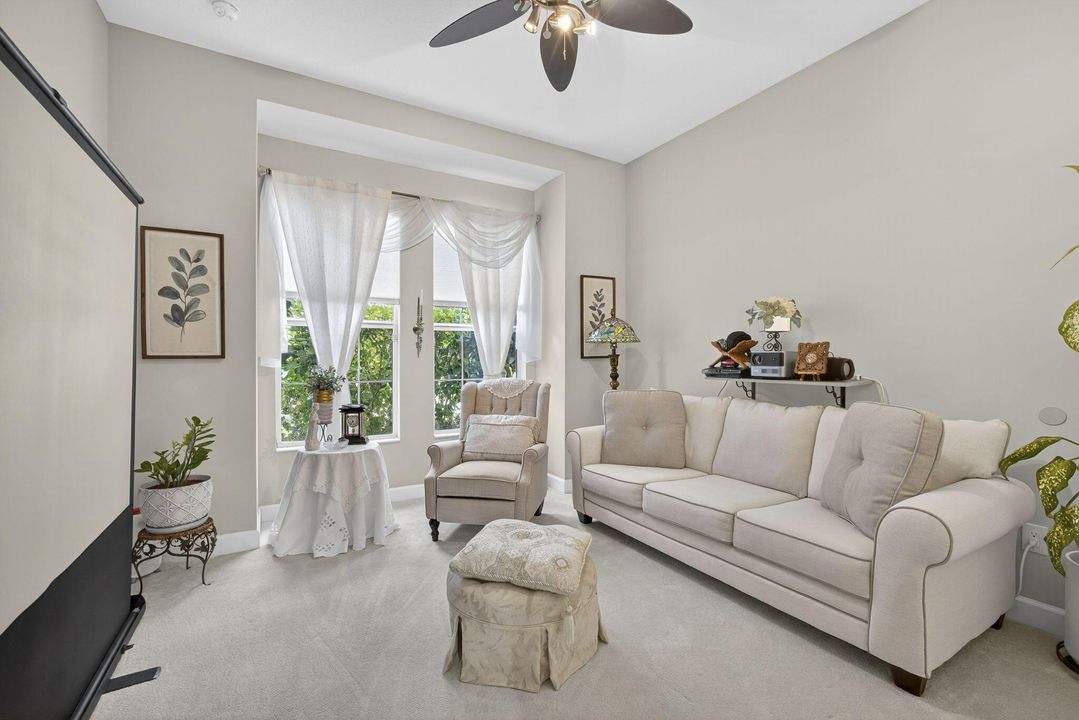 For Sale: $550,000 (3 beds, 2 baths, 1703 Square Feet)