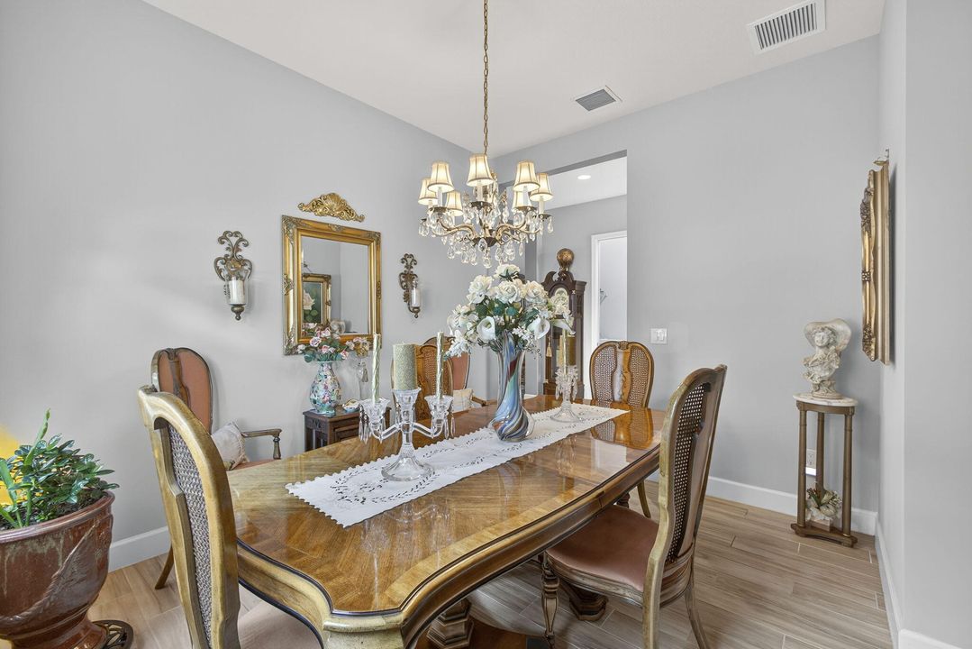 For Sale: $550,000 (3 beds, 2 baths, 1703 Square Feet)