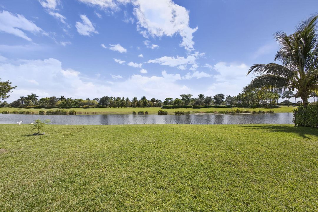 For Sale: $550,000 (3 beds, 2 baths, 1703 Square Feet)