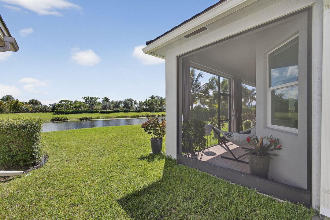 For Sale: $550,000 (3 beds, 2 baths, 1703 Square Feet)