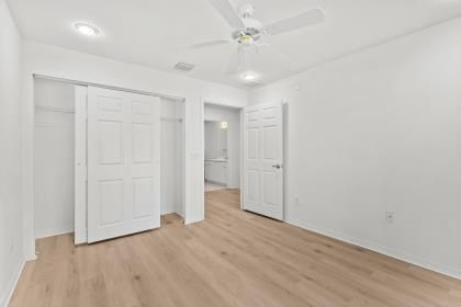 На продажу: $225,900 (2 спален, 2 ванн, 1286 Квадратных фут)