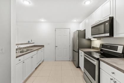 На продажу: $225,900 (2 спален, 2 ванн, 1286 Квадратных фут)