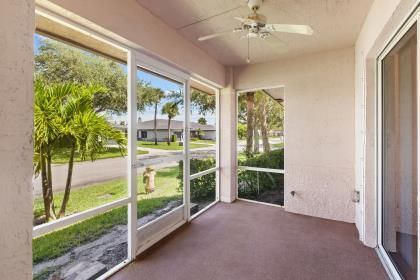 На продажу: $225,900 (2 спален, 2 ванн, 1286 Квадратных фут)