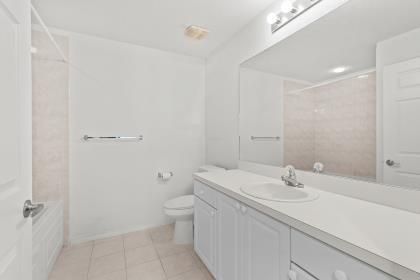 На продажу: $225,900 (2 спален, 2 ванн, 1286 Квадратных фут)