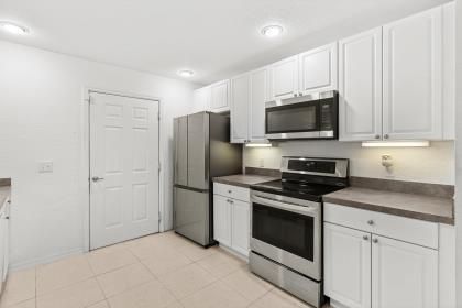 На продажу: $225,900 (2 спален, 2 ванн, 1286 Квадратных фут)