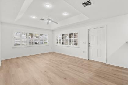 На продажу: $225,900 (2 спален, 2 ванн, 1286 Квадратных фут)