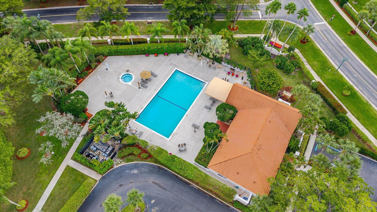 Под контрактом: $775,000 (3 спален, 2 ванн, 2530 Квадратных фут)