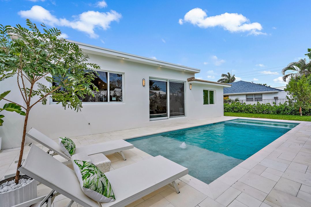 На продажу: $2,995,000 (5 спален, 3 ванн, 2440 Квадратных фут)