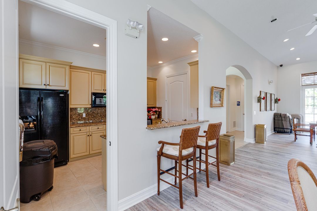 На продажу: $459,100 (3 спален, 2 ванн, 1702 Квадратных фут)