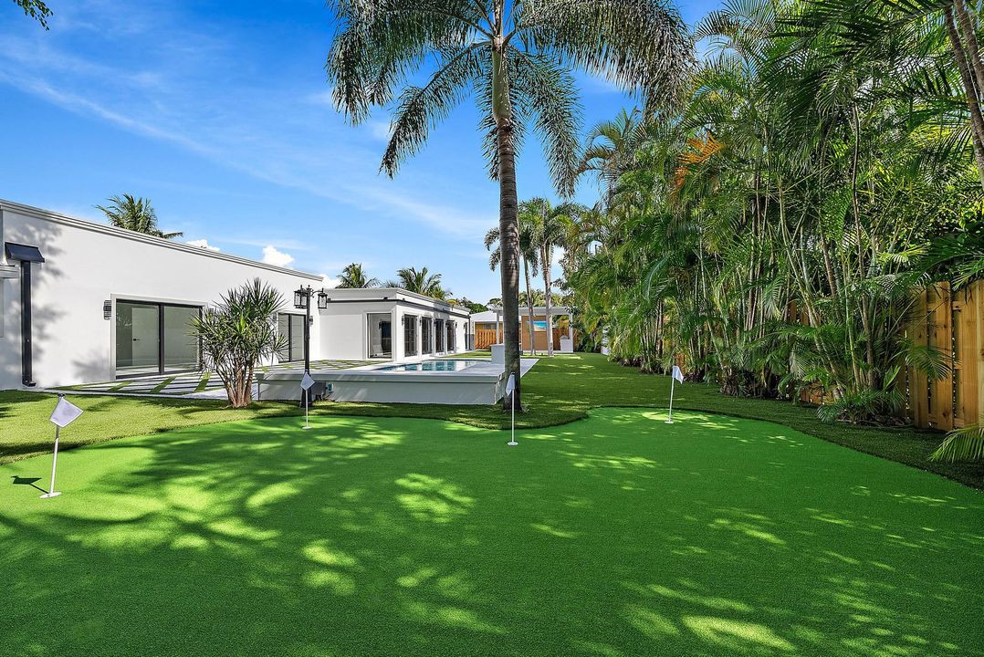 For Sale: $1,995,000 (4 beds, 4 baths, 3413 Square Feet)