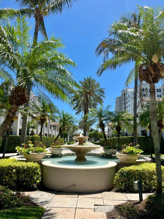 合同活跃: $8,500 (2 贝兹, 2 浴室, 1275 平方英尺)