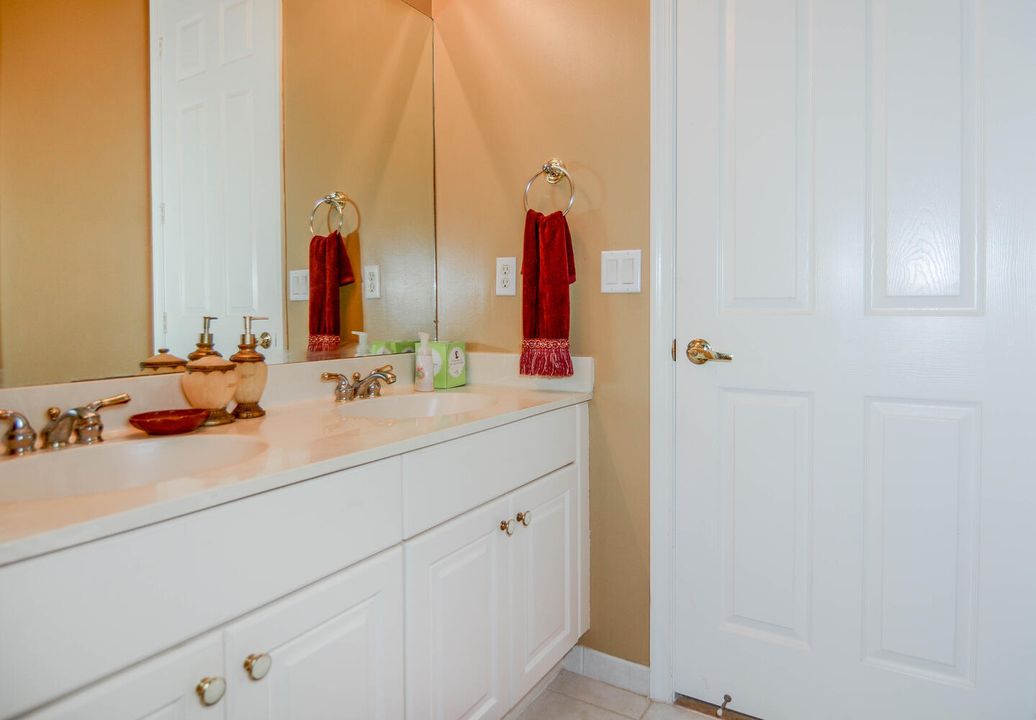 For Rent: $10,000 (4 beds, 3 baths, 3117 Square Feet)