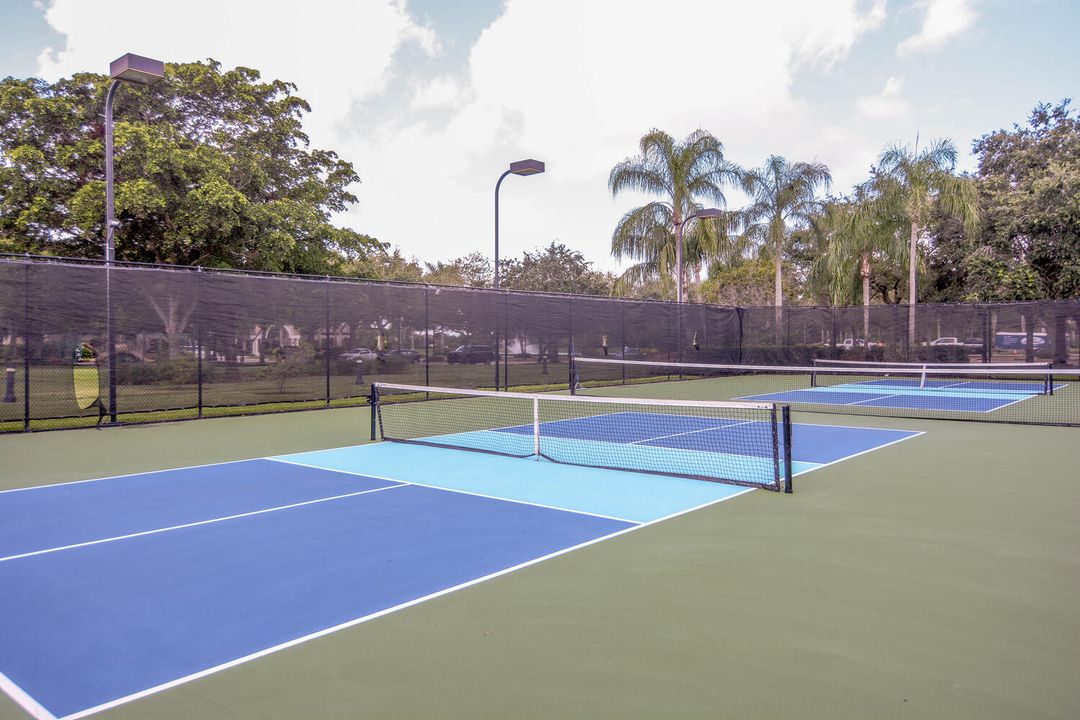 For Rent: $10,000 (4 beds, 3 baths, 3117 Square Feet)