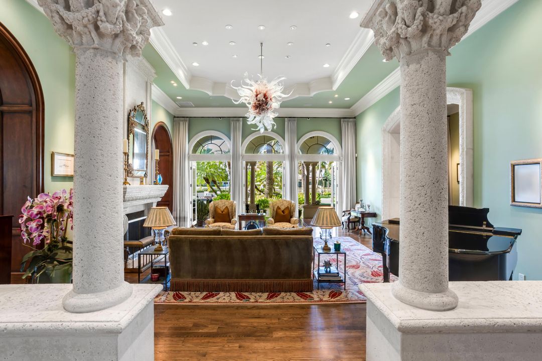 待售: $29,500,000 (8 贝兹, 9 浴室, 14094 平方英尺)