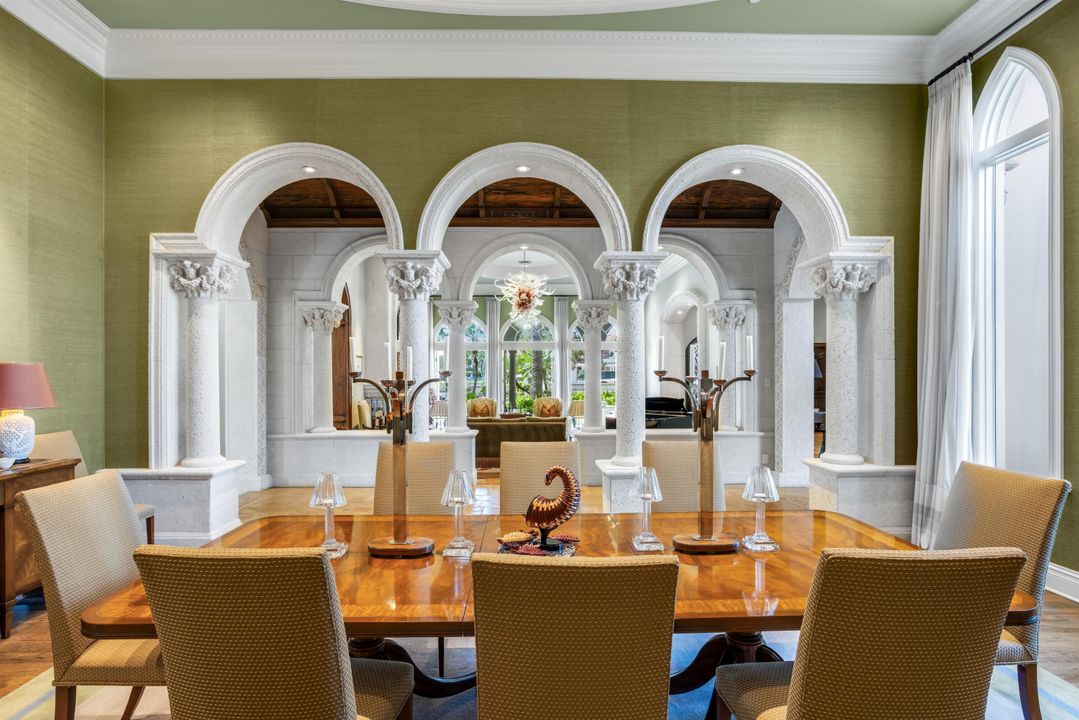 待售: $29,500,000 (8 贝兹, 9 浴室, 14094 平方英尺)