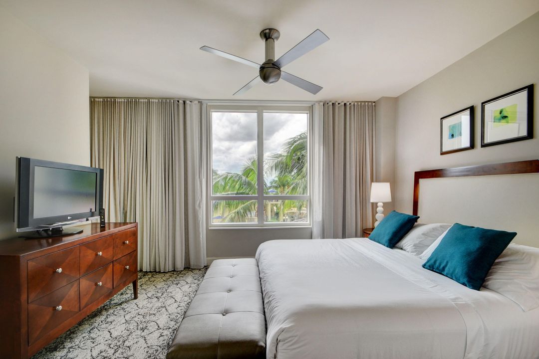 For Sale: $589,900 (1 beds, 1 baths, 726 Square Feet)