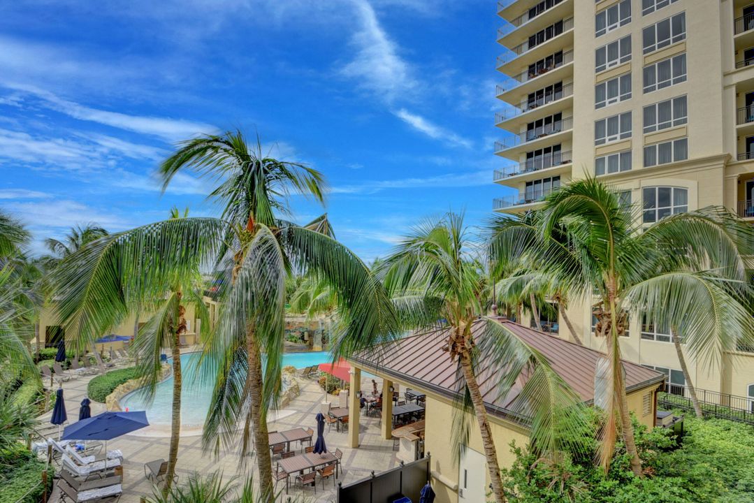 For Sale: $589,900 (1 beds, 1 baths, 726 Square Feet)