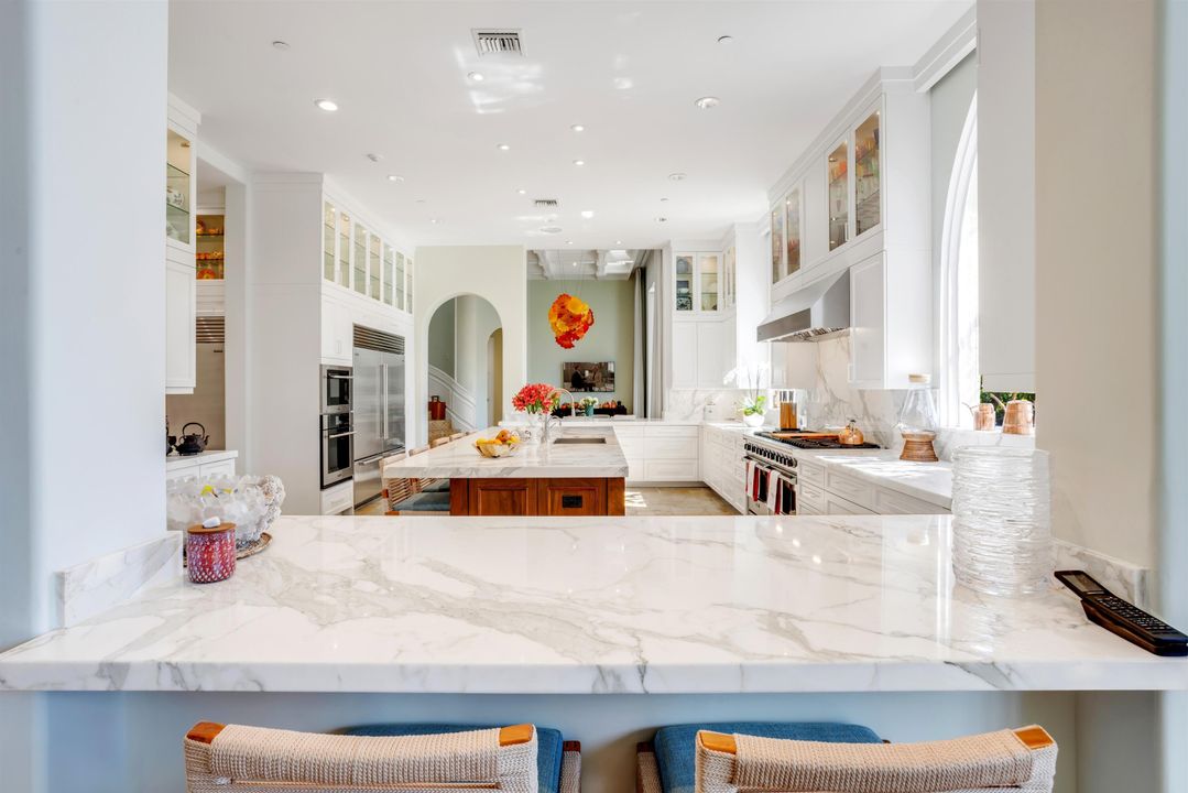 待售: $29,500,000 (8 贝兹, 9 浴室, 14094 平方英尺)