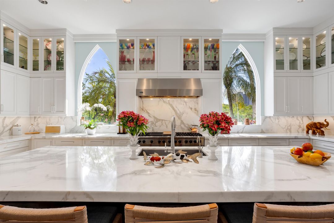 待售: $29,500,000 (8 贝兹, 9 浴室, 14094 平方英尺)