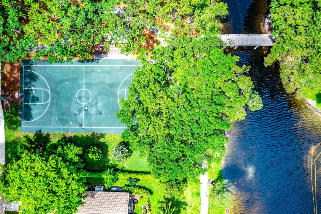 For Rent: $9,275 (4 beds, 3 baths, 2984 Square Feet)