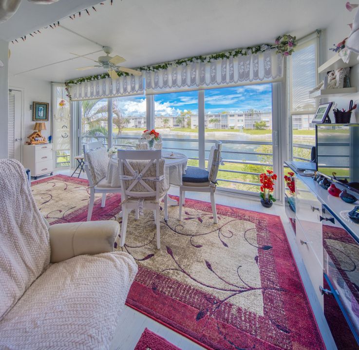 Active With Contract: $97,970 (1 beds, 1 baths, 894 Square Feet)