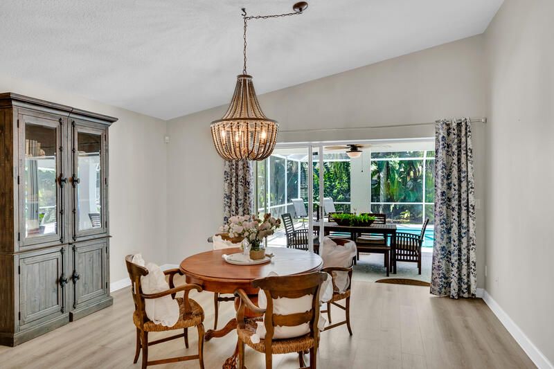 На продажу: $498,900 (4 спален, 2 ванн, 2022 Квадратных фут)