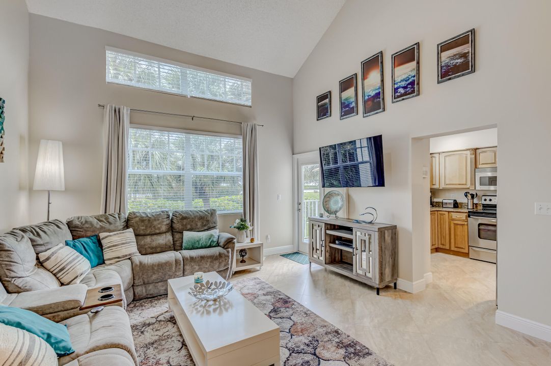 Active With Contract: $8,000 (2 beds, 2 baths, 1624 Square Feet)