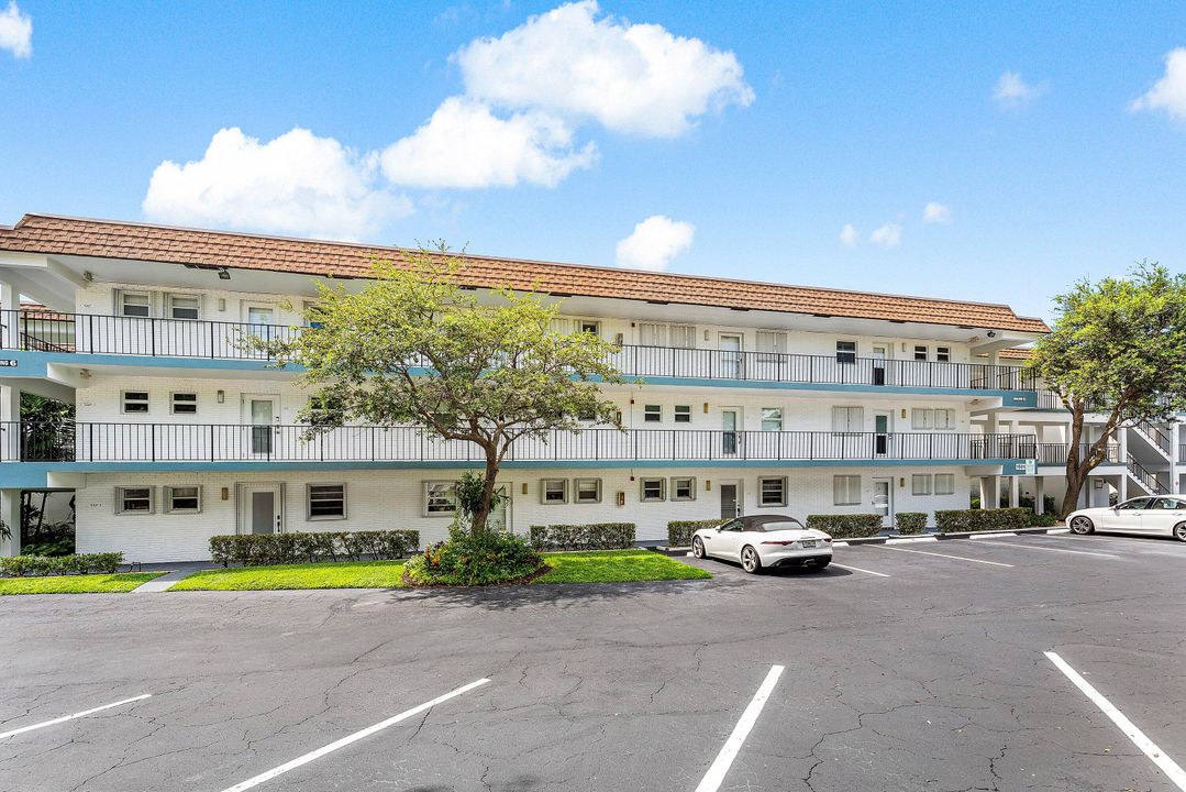 For Sale: $345,000 (2 beds, 2 baths, 1000 Square Feet)