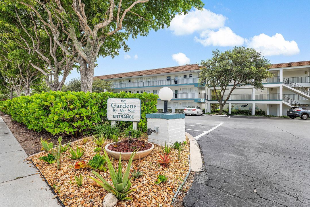 For Sale: $345,000 (2 beds, 2 baths, 1000 Square Feet)